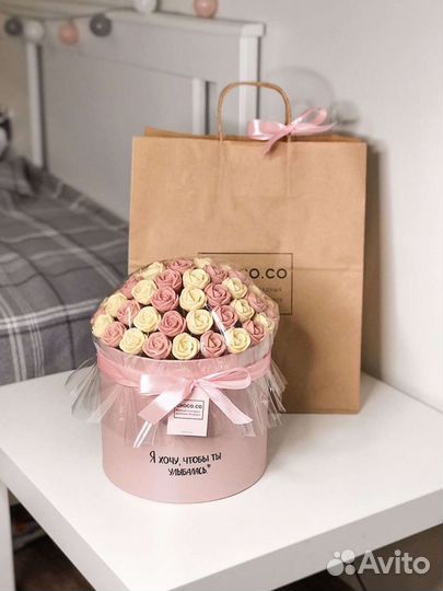 Шляпные коробки с шоколадными розами