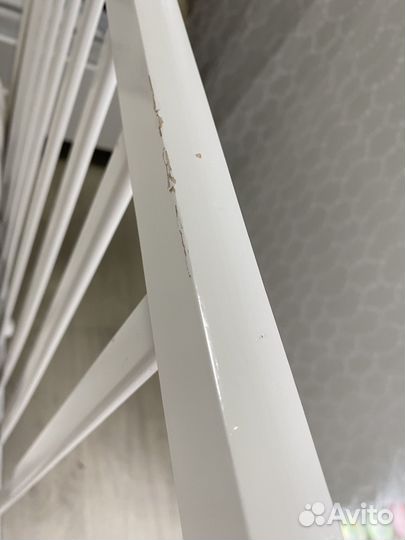 Детская кроватка с маятником