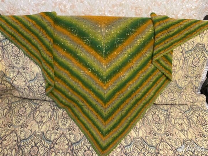 Шаль из пряжи Дундага