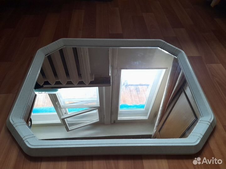 Зеркало настенное