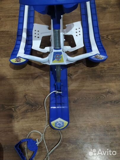 Детский снегокат с ручкой бу