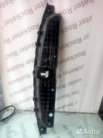 Накладка замка капота Kia Sportage 4