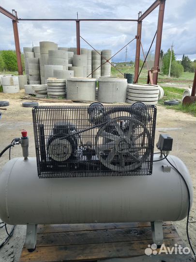 Поршневой компрессор сб4/Ф-270.LB50