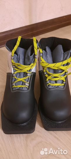 Лыжные ботинки Quechua. Р.32 с креплениями