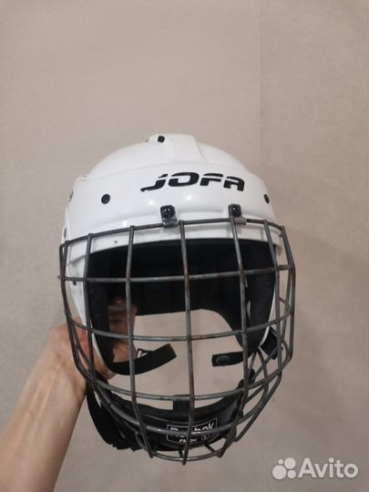 Хоккейный шлем