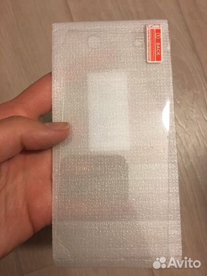 Защитное стекло на Sony xperia M5