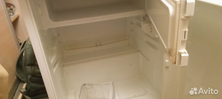 Холодильник маленький с морозилкой