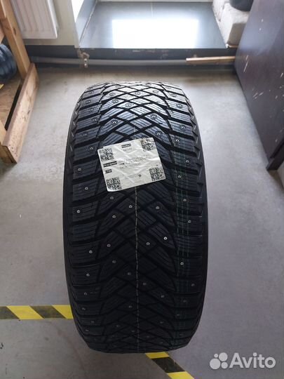 Goodyear UltraGrip Arctic 2 SUV 275/45 R21 110T