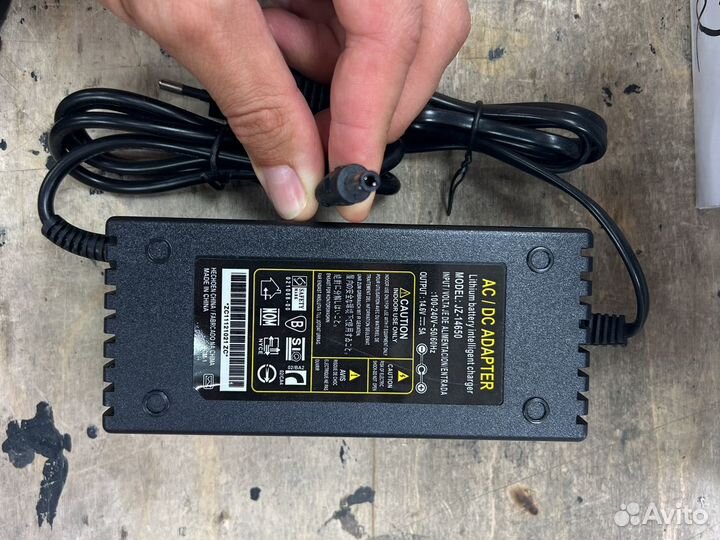 AC/DC адаптер, блок питания 14,6v 1a, 2a