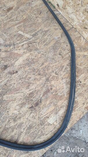 Уплотнитель багажника Seat Leon 2