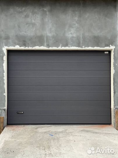 Секционные ворота