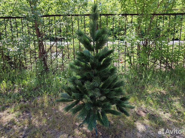 Искусственная новогодняя ёлка