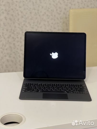 Планшет Apple iPad Pro 12.9 (4поколения) 256 гб