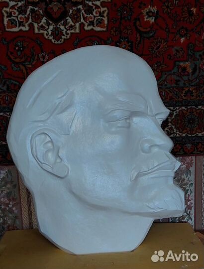 Барельеф Ленина гипсовый