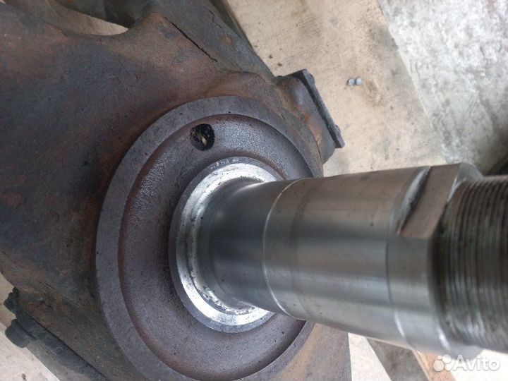 Кулак поворотный левый Daf Xf95 2013