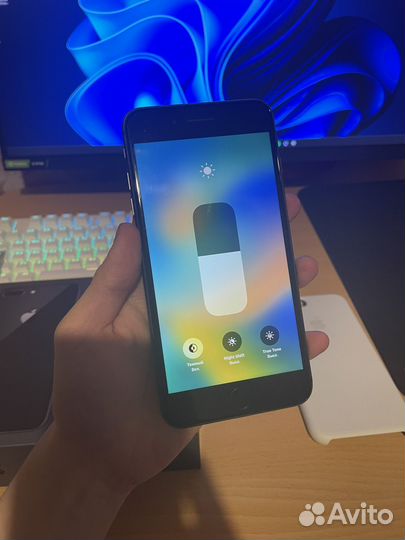 iPhone 8 Plus, 64 ГБ