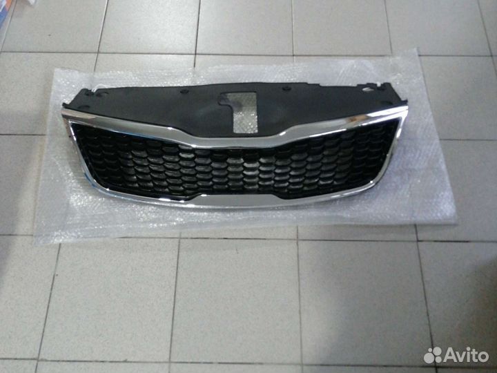 Решетка радиатора Киа Рио 2015г