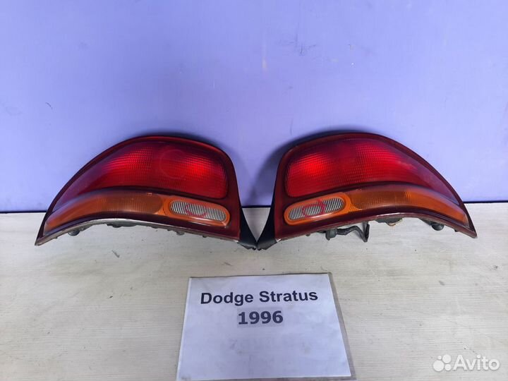 Фонарь задний Dodge Stratus, 1996г