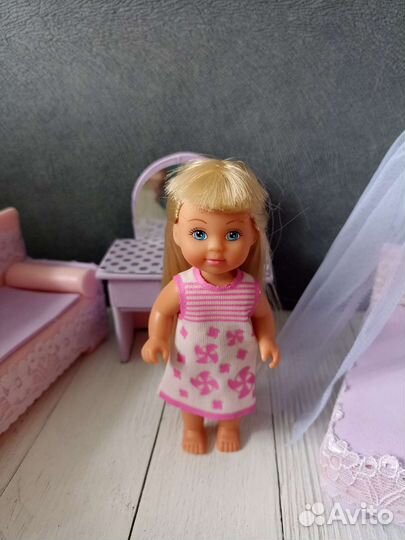 Кукла Еви с мебелью