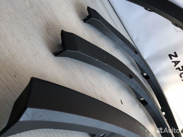 Lexus RX Накладки заднего крыла