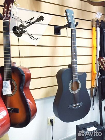 Гитара новая с аксессуарами