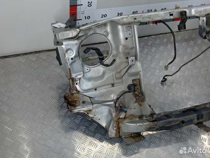 Панель передняя (телевизор) Nissan Navara (D22)