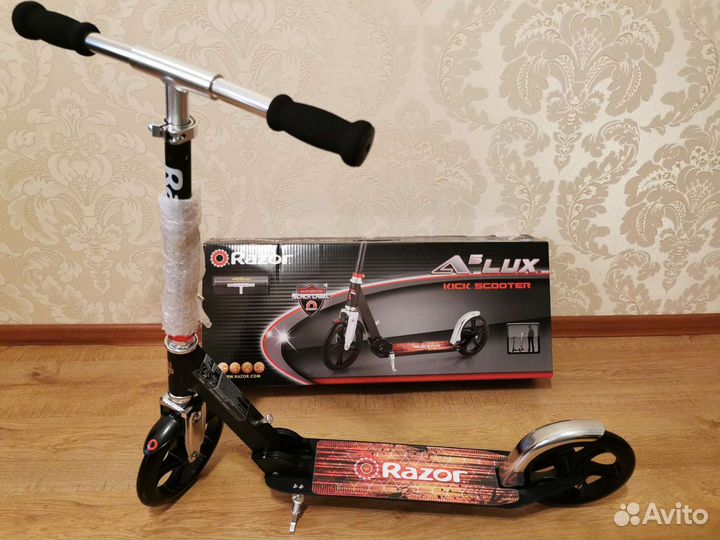 Самокат взрослый Razor A5 Lux