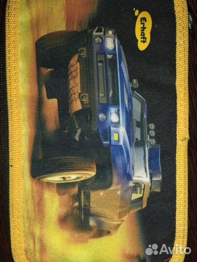 Школьный рюкзак и пенал