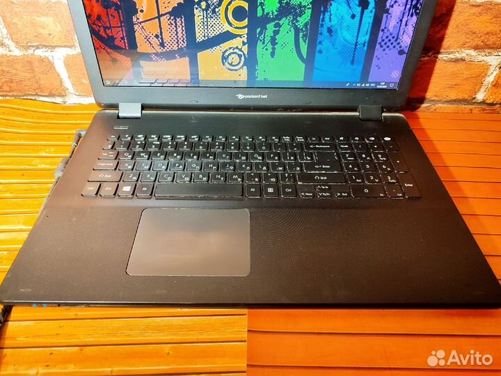 Packard Bell enlg71BM - 17 Дюймов \ 4 Ядра \ 4 Озу