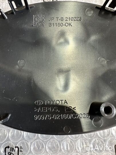 Эмблема toyota camry 75