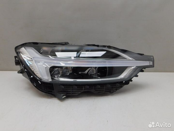 Фара правая Volvo XC60