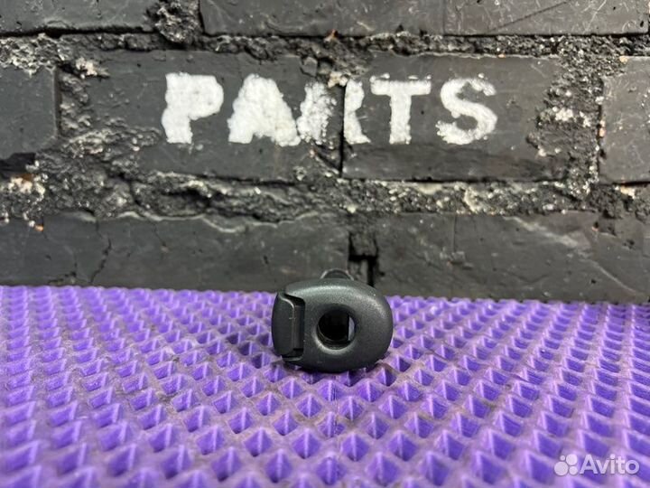 Замок заднего сидения Nissan Dualis NJ10-044718