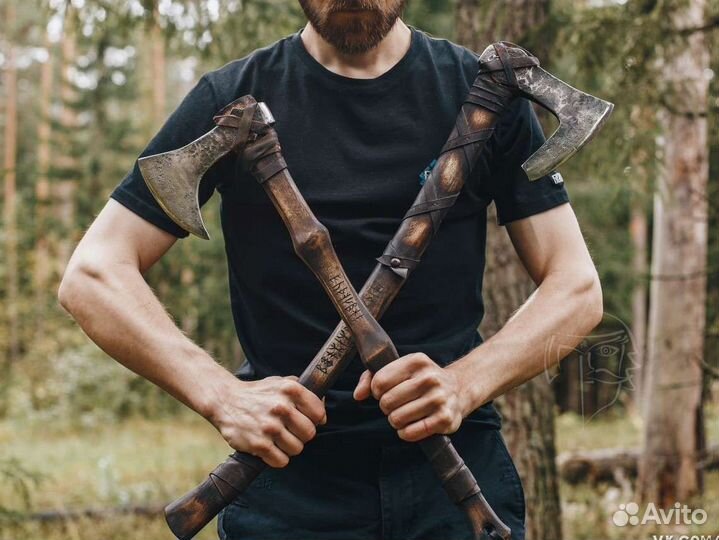 Кованый топор исторический скандинав