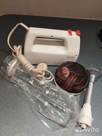 Электромиксер-взбивалка-кофемолка 