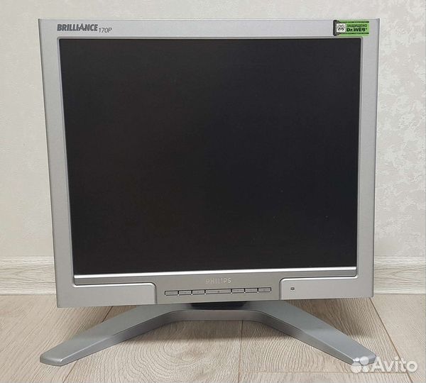 Монитор Philips 17