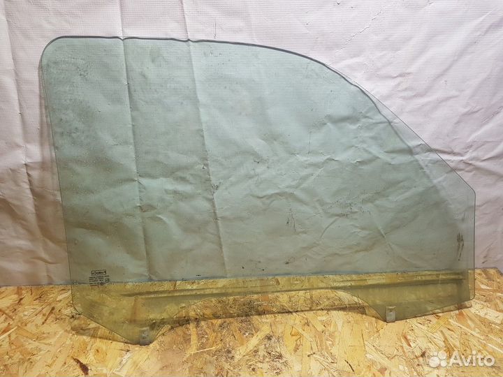 Стекло двери передней левое (Mazda BT-50)