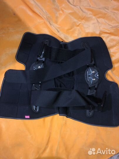 Коленный ортез medi