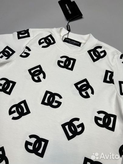 Футболка D.O.L.C.E