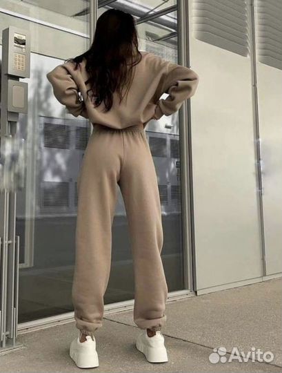 Спортивный костюм женский