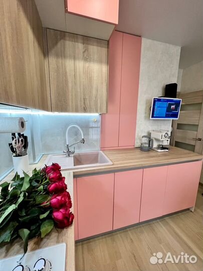 Угловая кухня под потолок на заказ