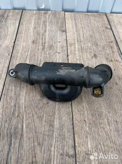 Патрубок интеркулера Ford Focus 2 1.6 2009