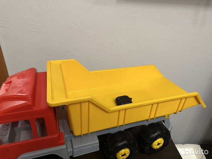 Большой грузовик новый