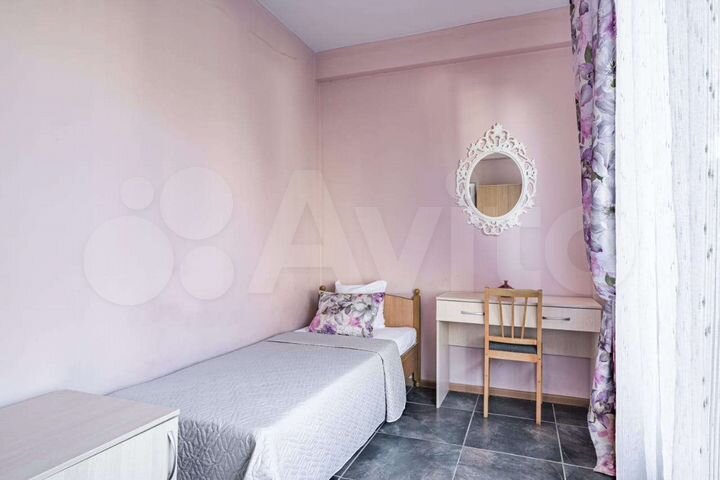 Комната 22 м² в 2-к., 2/4 эт.