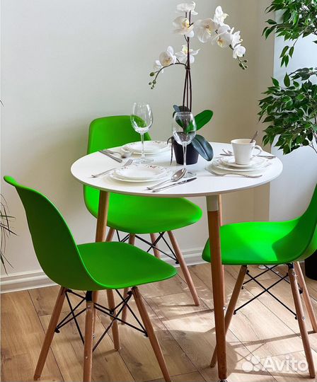 Стул кухонный пластиковый Eames