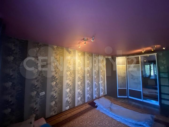 2-к. квартира, 50 м², 4/10 эт.