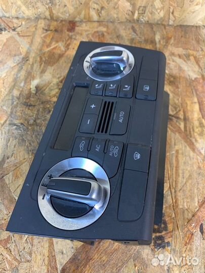 Блок управления климат-контролем Audi A3 8P(5хб)