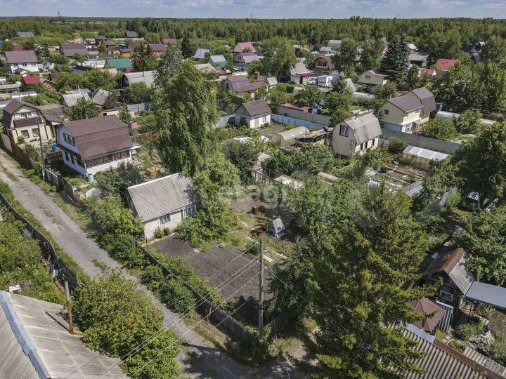 Дача 20 м² на участке 4,3 сот.