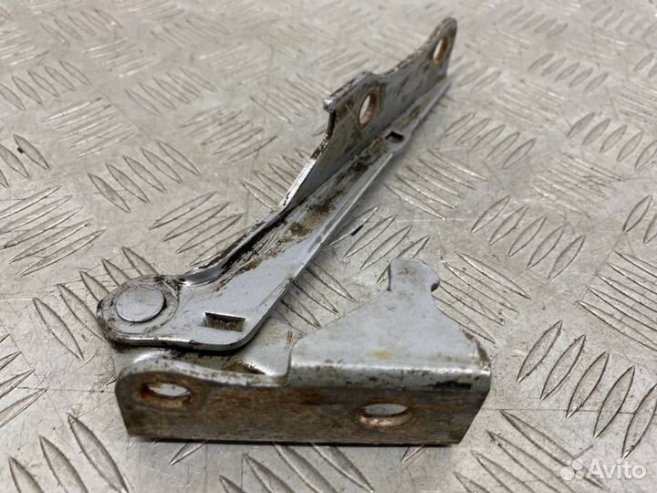 Б/У петля капота левый Hyundai Accent LC D3EA