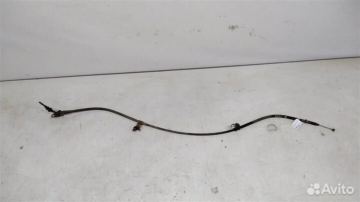 Трос стояночного тормоза правый Mazda 323 С ва 97