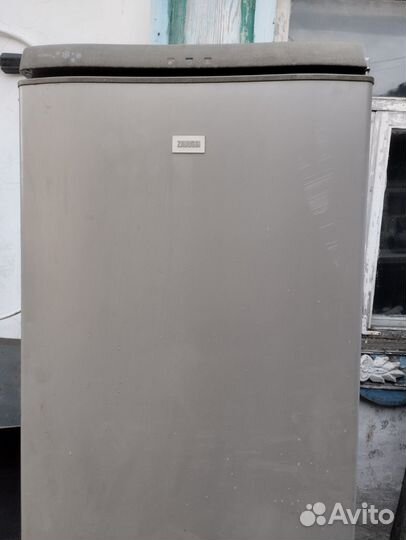 Холодильник на запчасти или под ремонт
